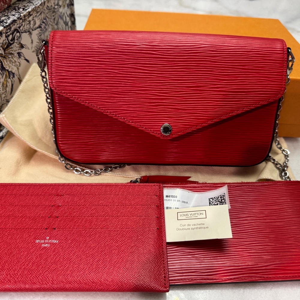 Bags - Picture 6 of 16